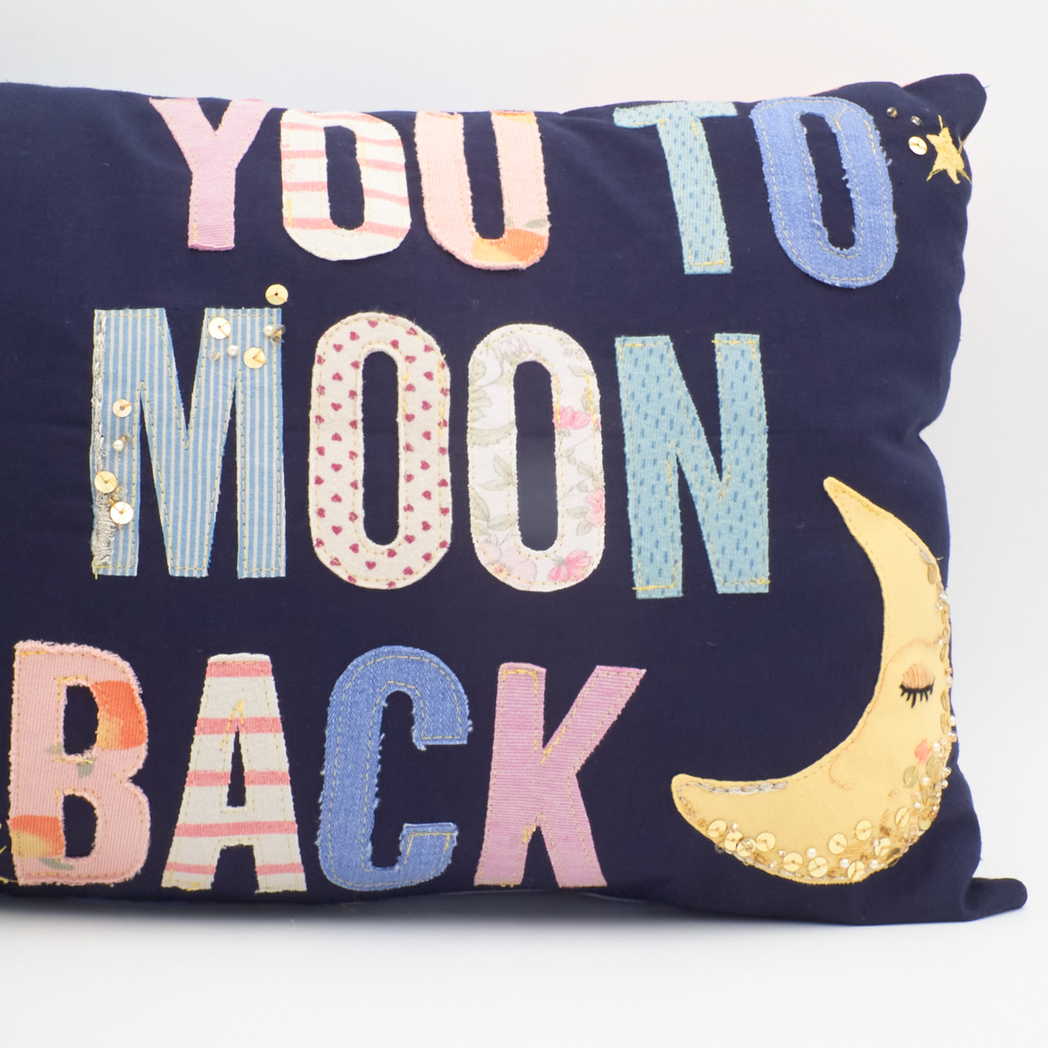 Kissen "Love you to zhe moon and back"
