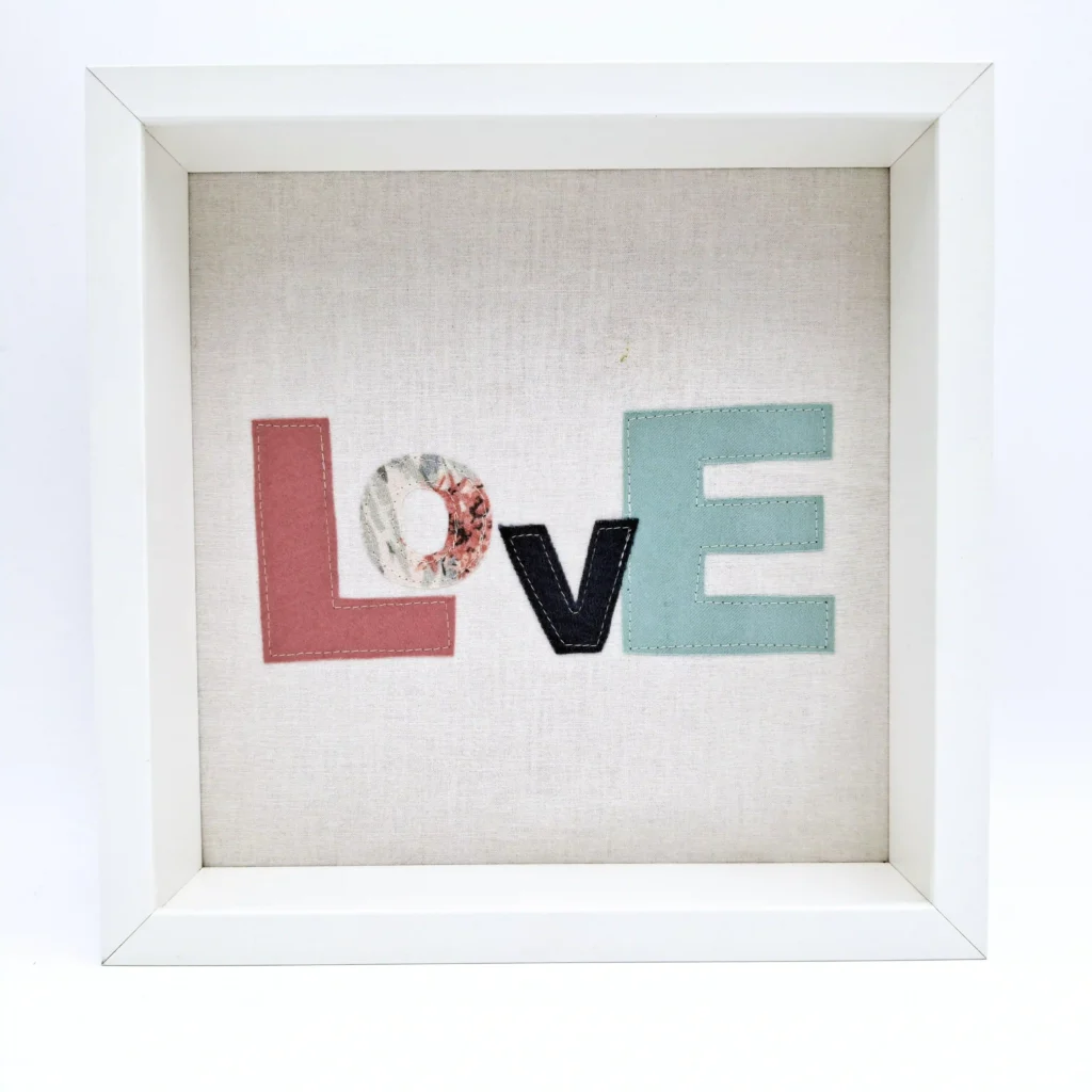 Nadine Miesenburg, Blauzone - Trauer begleiten, Erinnerung gestalten, Textilgestaltung aus Stoffen mit Erinnerungen, Kleidung von Verstorbenen