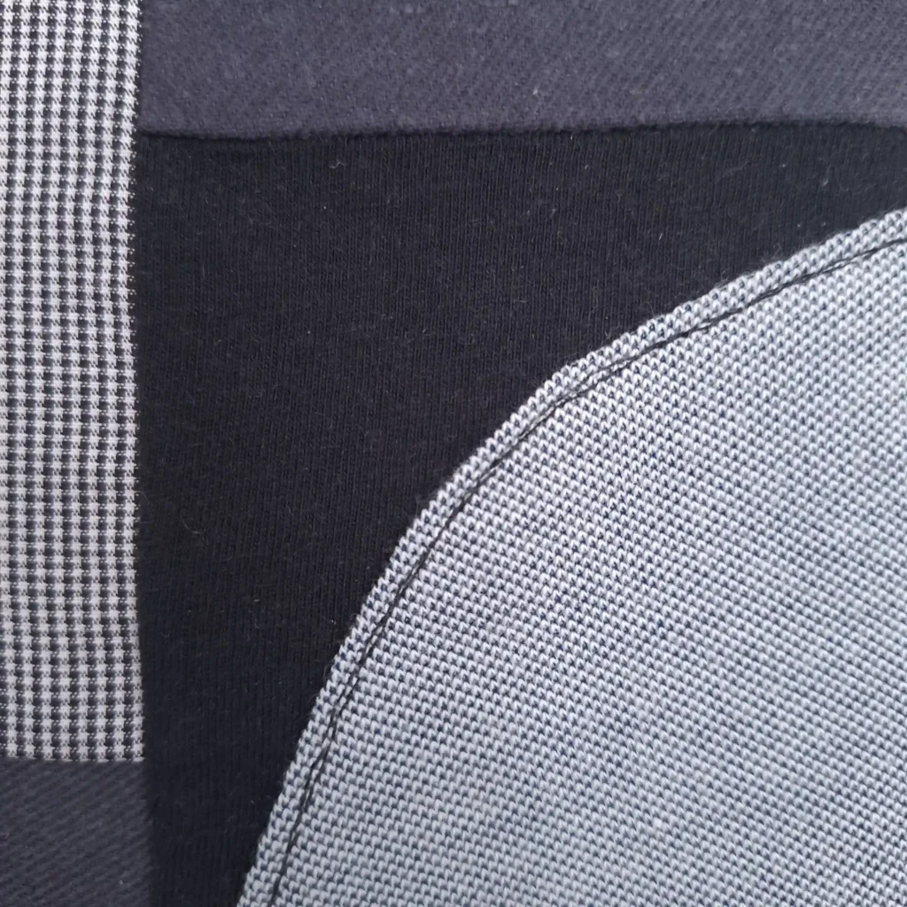 Nadine Miesenburg, Blauzone - Trauer begleiten, Erinnerung gestalten, Textilgestaltung aus Stoffen mit Erinnerungen, Kleidung von Verstorbenen