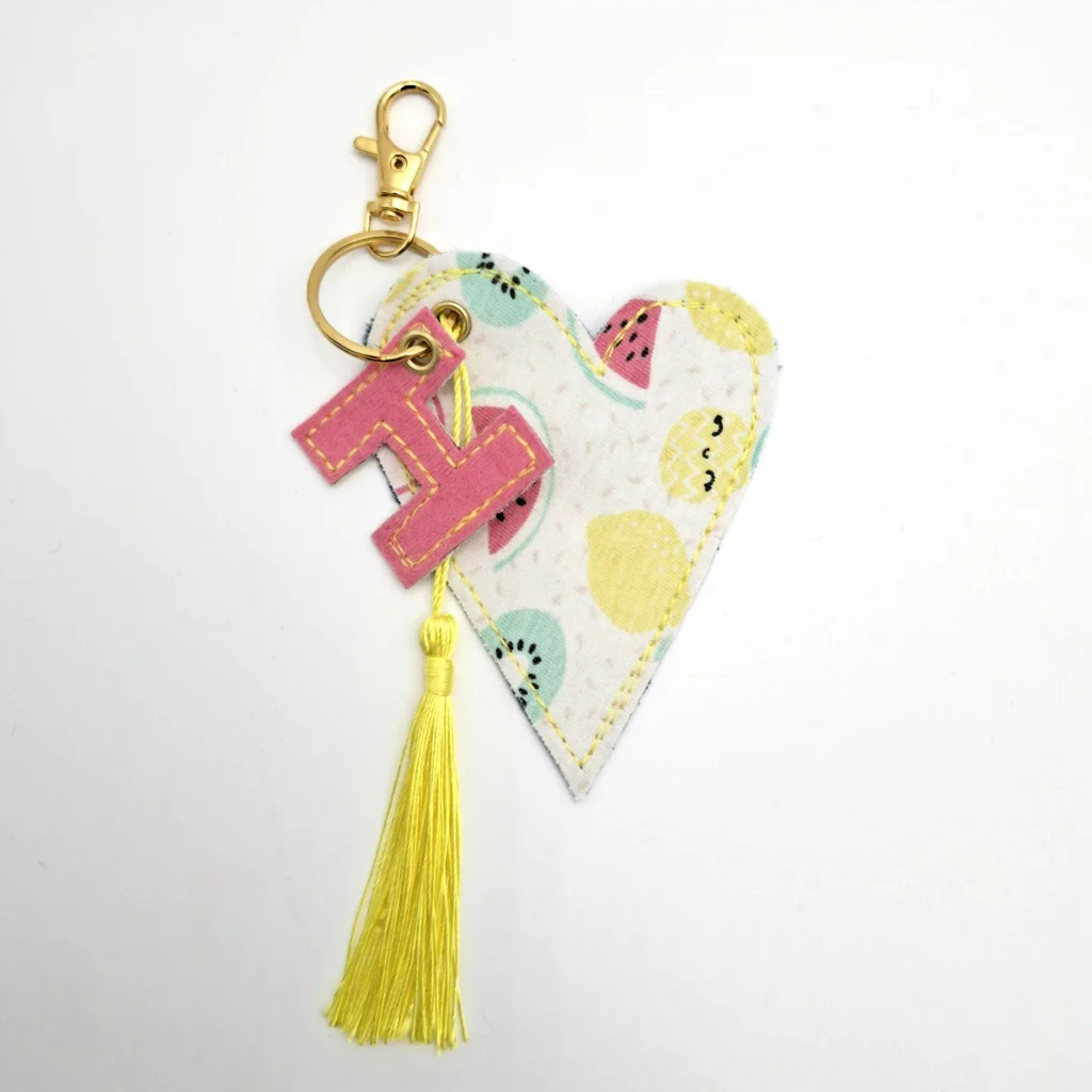 Nadine Miesenburg, Blauzone - Trauer begleiten, Erinnerung gestalten, Textilgestaltung aus Stoffen mit Erinnerungen, Kleidung von Verstorbenen